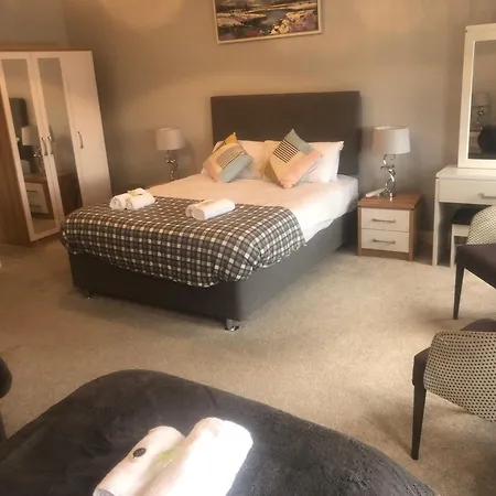 The Bowers Bar & Restaurant Hotel *