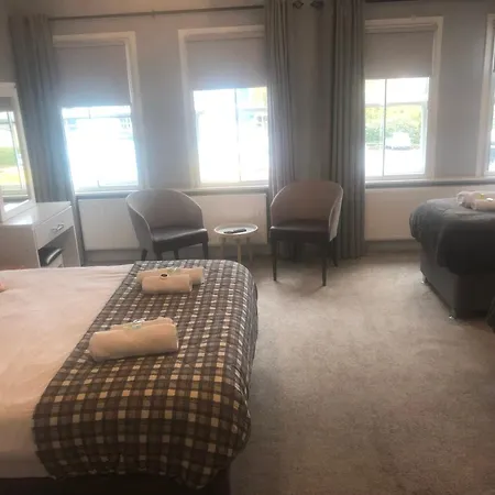 The Bowers Bar & Restaurant Hotel Ballinrobe