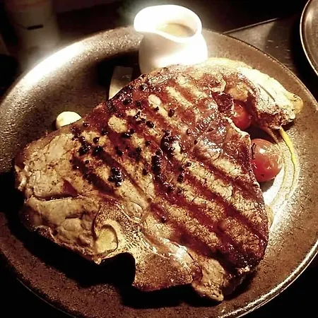 The Bowers Bar & Restaurant 酒店 *