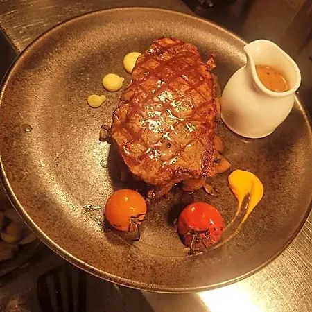 The Bowers Bar & Restaurant 酒店 *