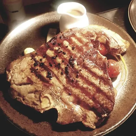 The Bowers Bar & Restaurant Hotel *