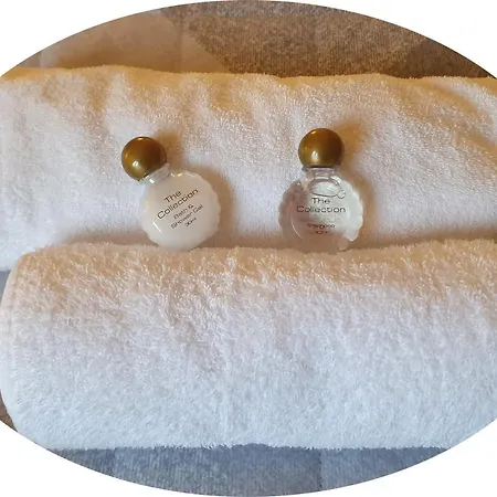 Hotel The Bowers Bar & Restaurant *