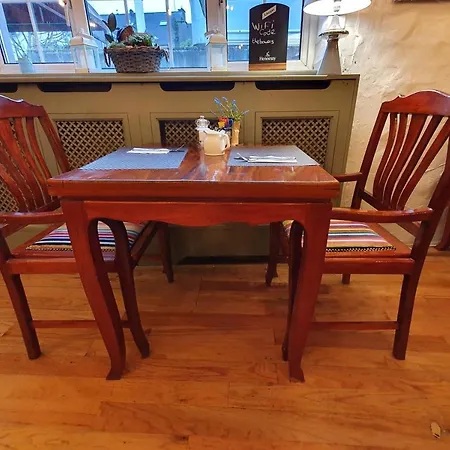 The Bowers Bar & Restaurant Отель