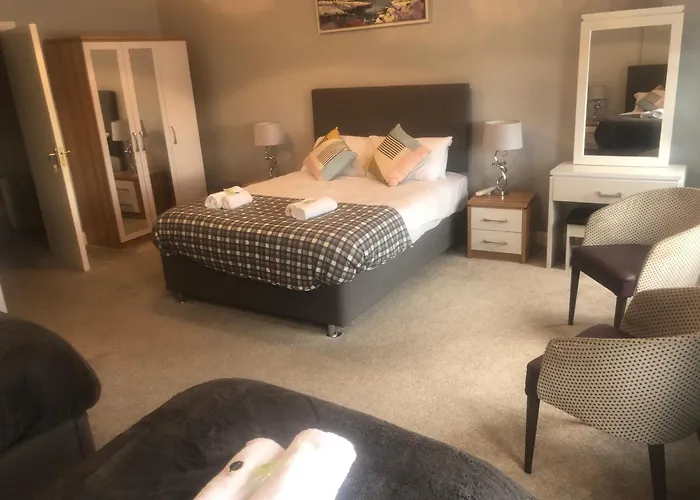 The Bowers Bar & Restaurant Hotel *