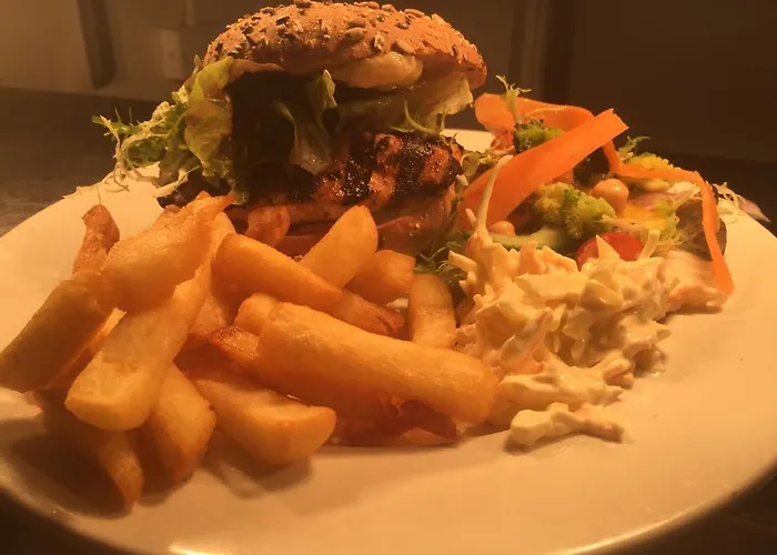 The Bowers Bar & Restaurant מלון