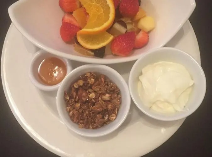 מלון The Bowers Bar & Restaurant