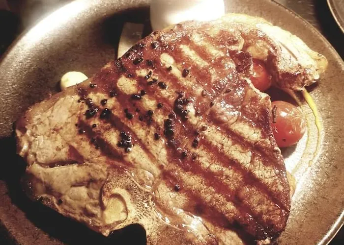 The Bowers Bar & Restaurant מלון *